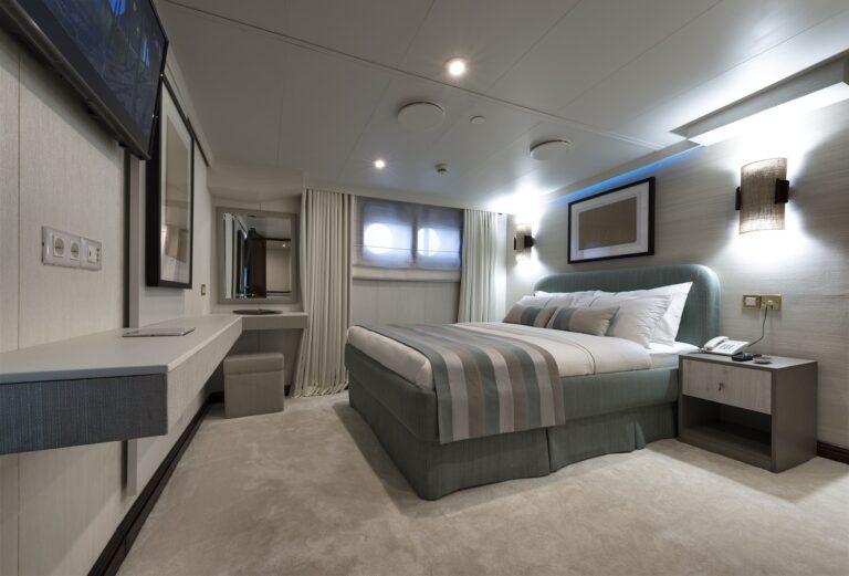 Motor yacht CHAKRA - Double cabin