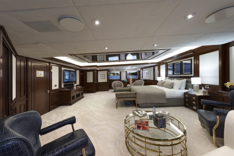 Motor yacht CHAKRA - Master stateroom