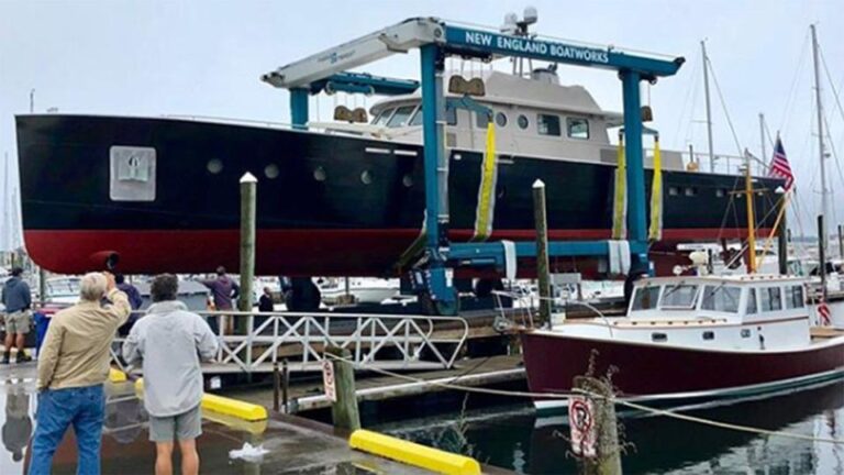 Motor Yacht Contraband -