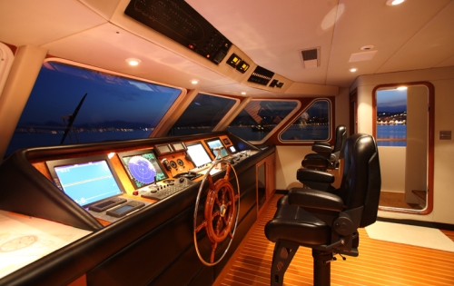 Motor yacht DAYDREAM -  Wheelhouse