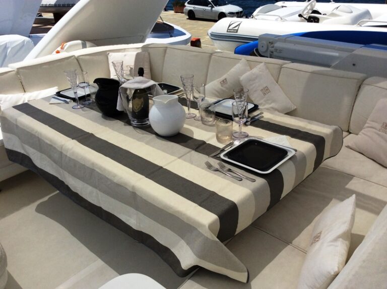 Motor yacht DOUBLE XELLE - Flybridge Dining