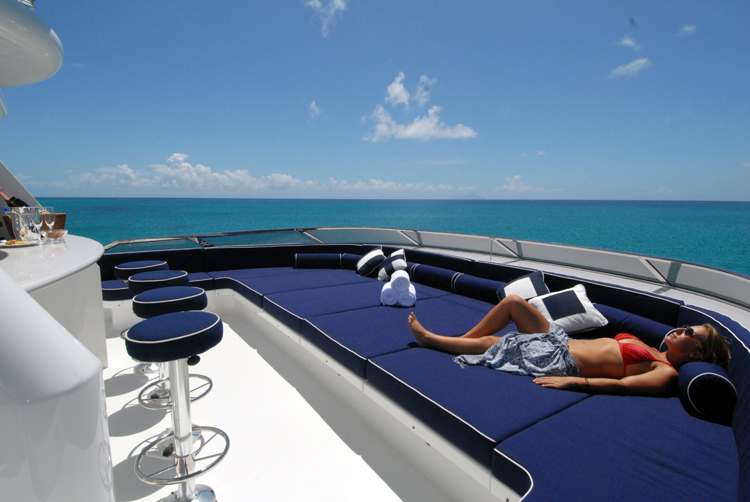 Motor yacht Dona Lola -  Sundeck 2
