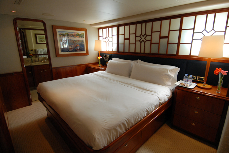 Motor yacht Dona Lola -  VIP Cabin