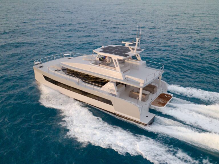 Motor Yacht EARNOUT (sistership)