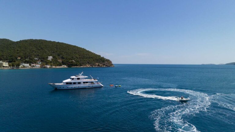 Motor Yacht ELENA