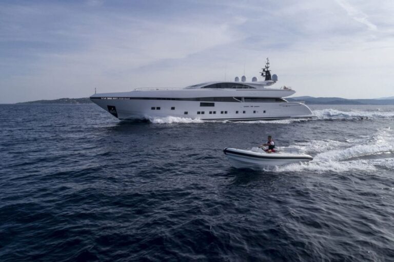 Motor Yacht ELSEA With Tender