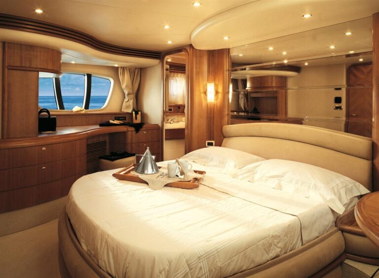 Motor yacht EMMY - Master Cabin