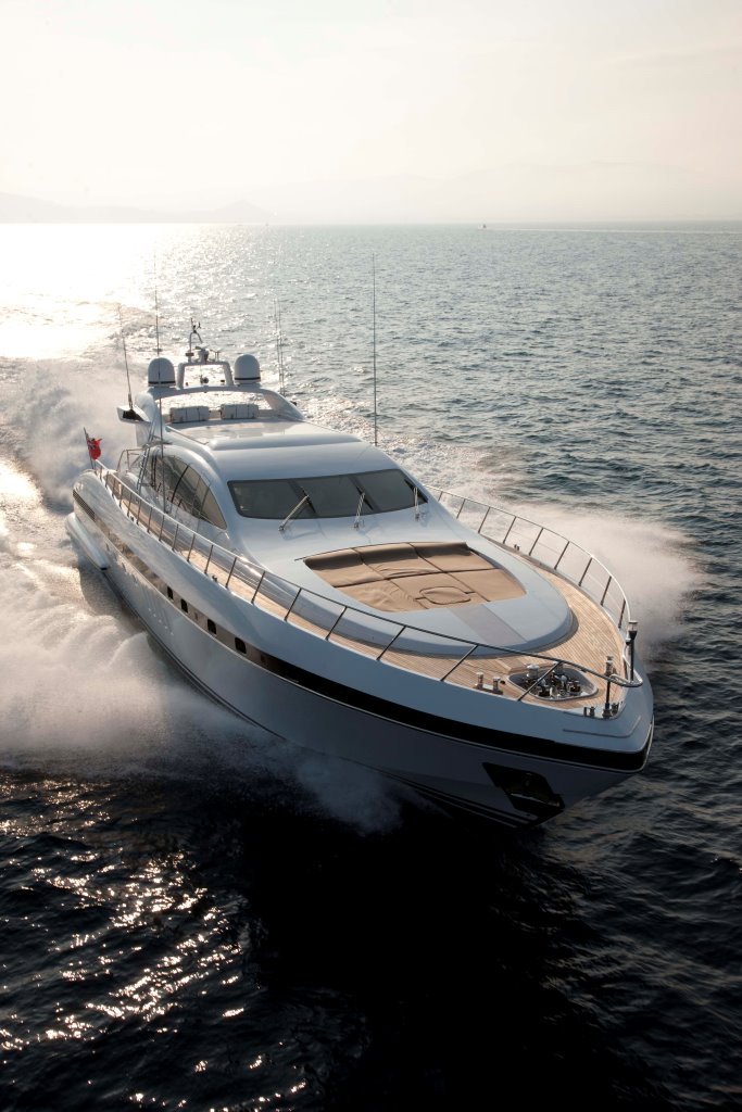 Motor yacht ENZO -  Bow