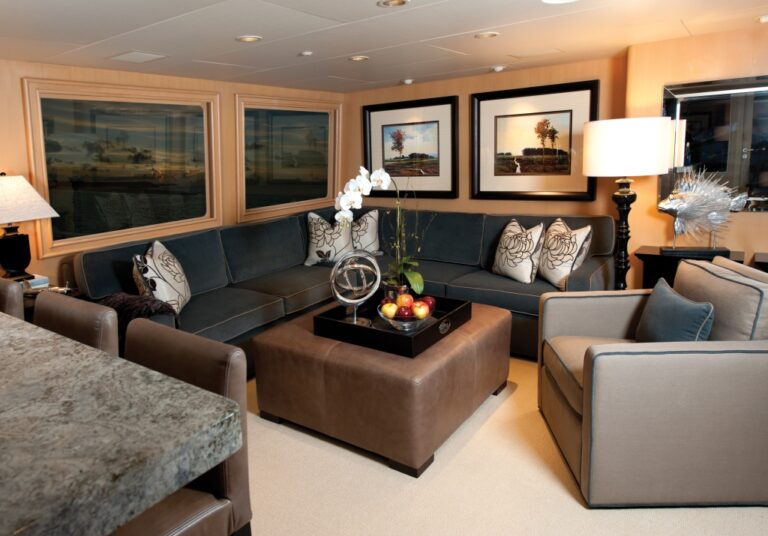 Motor yacht FIRST DRAW - Skylounge