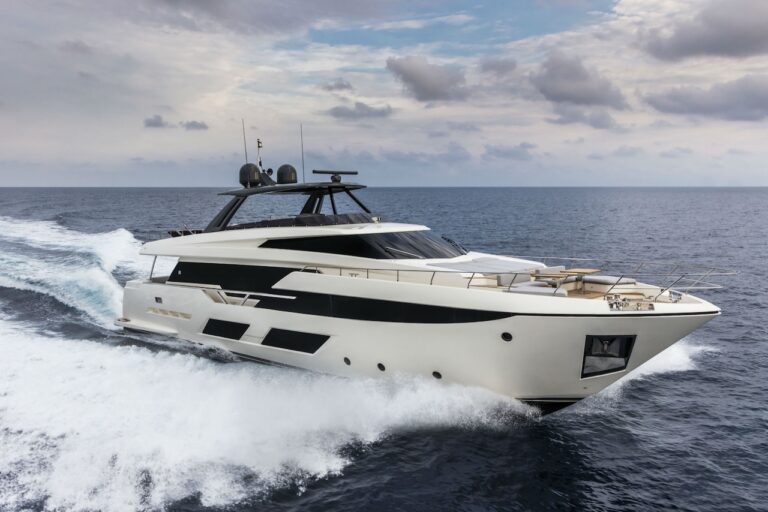 Motor Yacht Ferretti 920