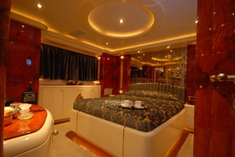 Motor yacht HULYA Master Cabin 2