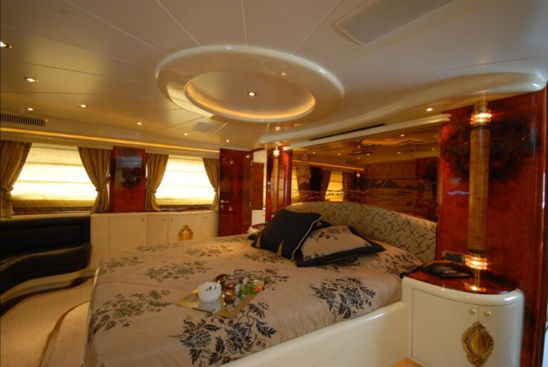 Motor yacht HULYA Master Cabin