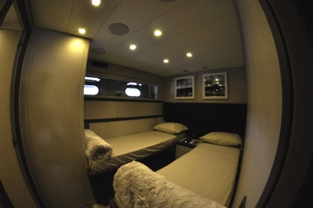 Motor yacht IROCK -  Twin Cabin