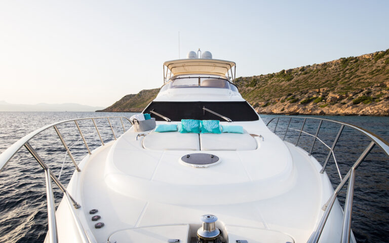 Motor Yacht JOMARA By Azimut - Foredeck With Sunpads