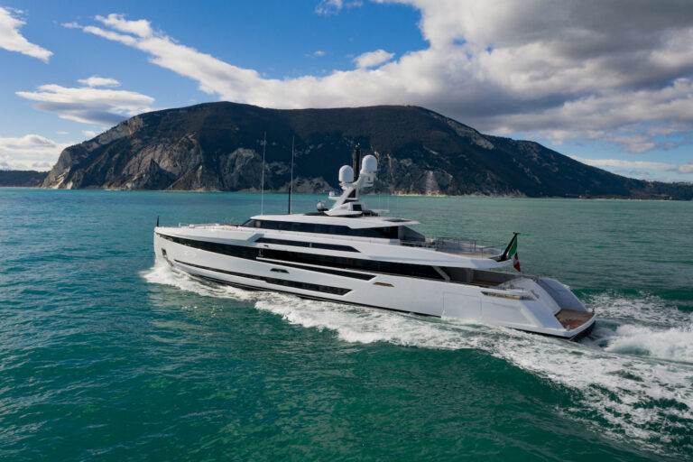 Motor Yacht K2