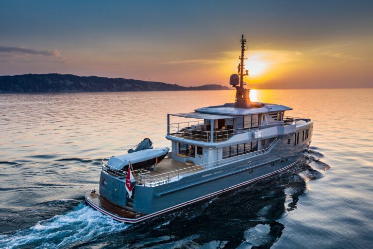 Motor Yacht K584