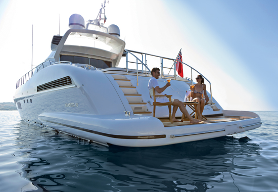 Motor yacht KAWAI - Relaxing on the Swim Platform