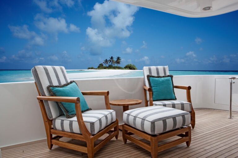 Motor yacht KEMOSBE - Exterior seating