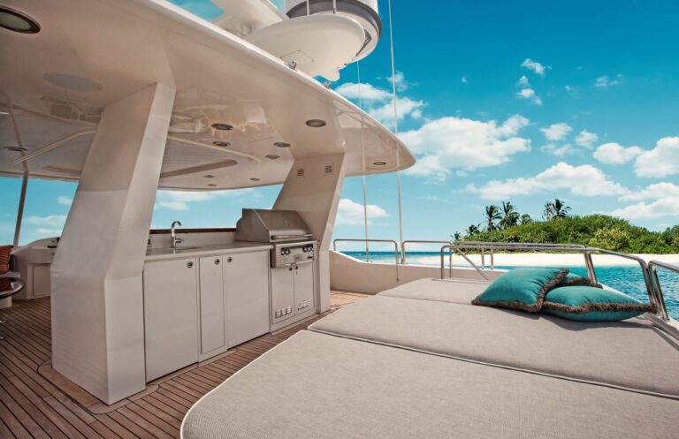 Motor yacht KEMOSBE - Sundeck sunpads