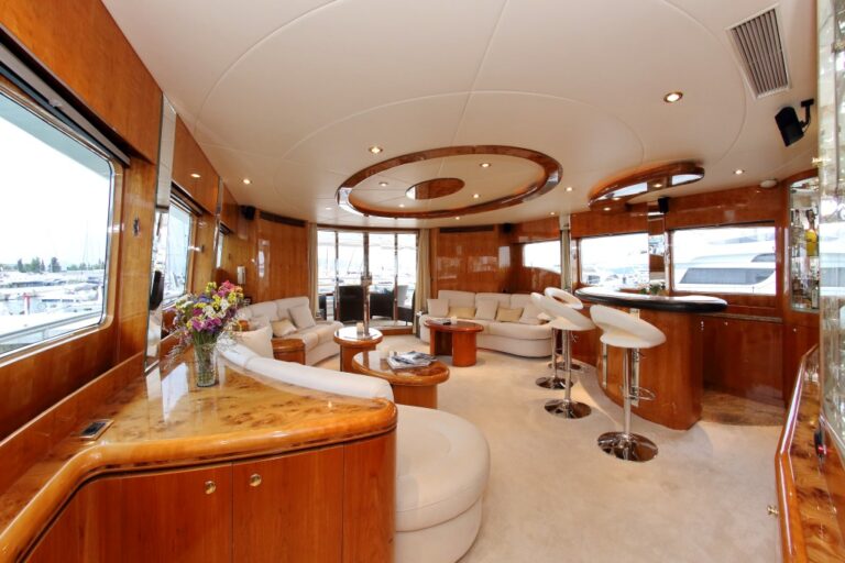 Motor yacht LADY MARCELLE - Main Salon