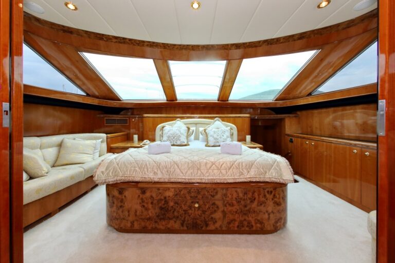 Motor yacht LADY MARCELLE - Master Cabin