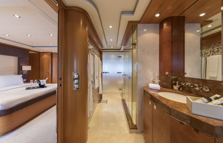 Motor yacht L'EQUINOX -  Master ensuite