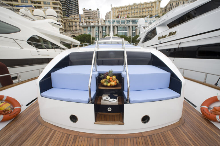Motor yacht MAGIC DREAM -  Foredeck