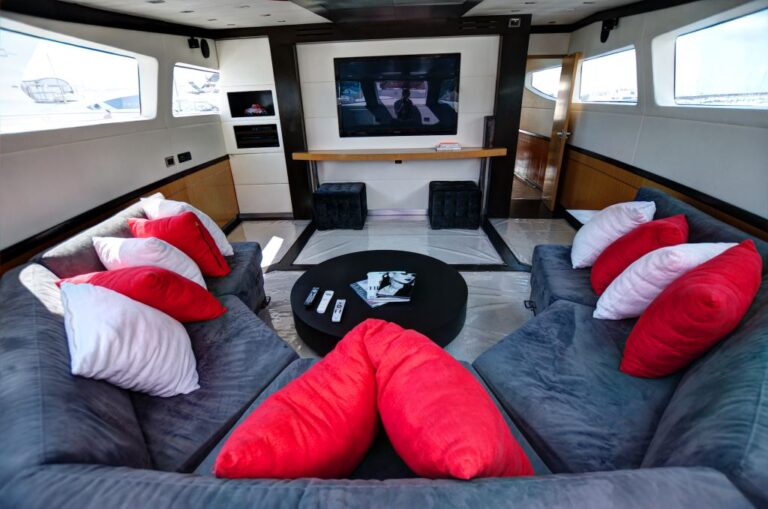 Motor yacht MIA -  Media Room