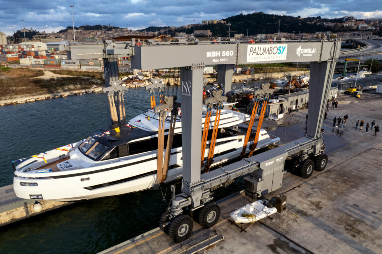 Motor Yacht MINI K2