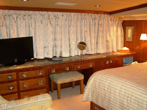 Motor yacht MONACO -  Cabin 2 detail