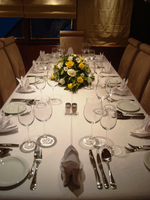 Motor yacht MONACO -  Dining detail