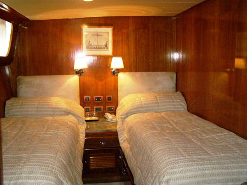 Motor yacht MONACO -  Twin Cabin