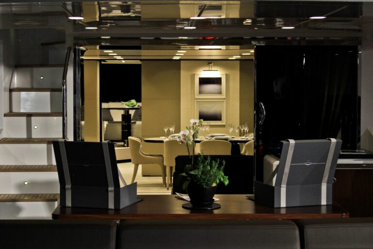 Motor yacht NORTH STAR - Aft Deck looking in