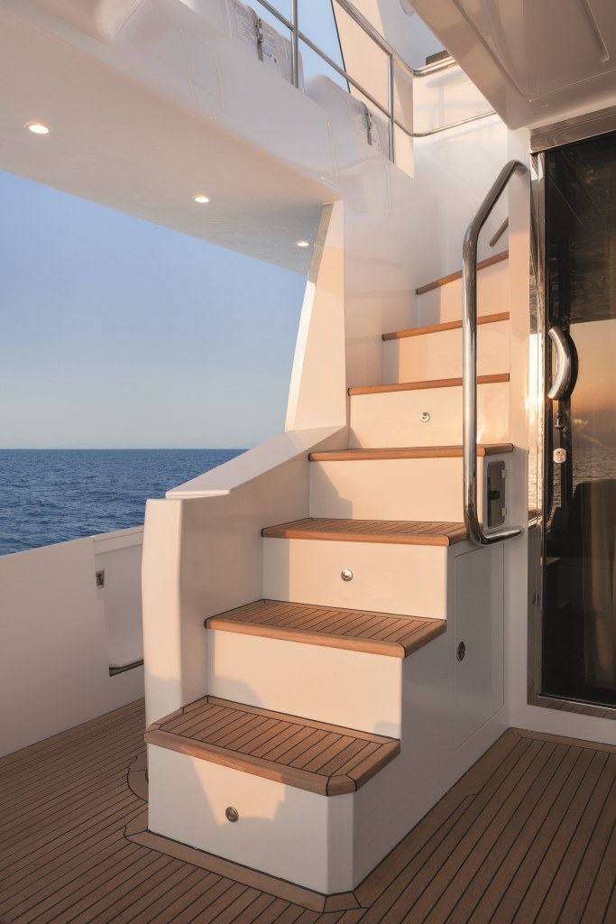 Motor yacht NORTH STAR - Stairs to Flybridge