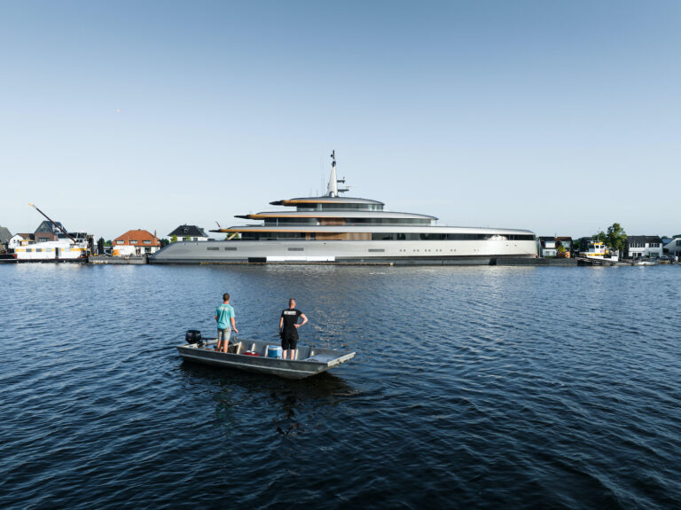 Motor Yacht OBSIDIAN