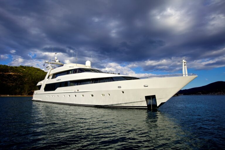 Motor yacht O'LEANNA - 002
