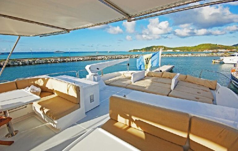 Motor yacht PIXEL -  Flybridge Sunpads