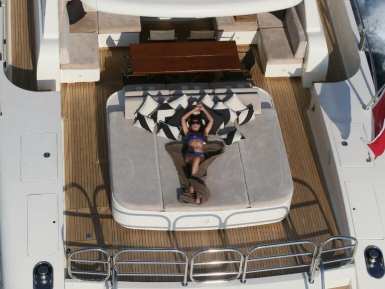 Motor yacht PLAN B - Sunpad