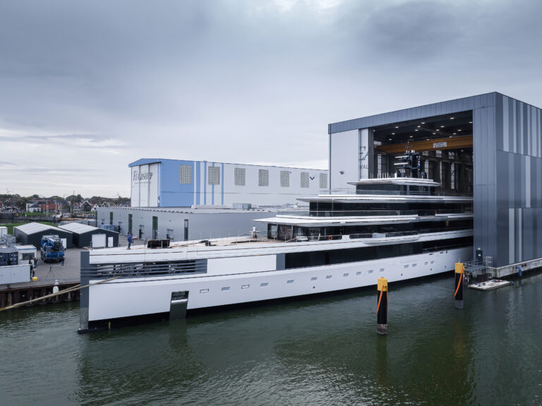 Motor Yacht PROJECT 1011