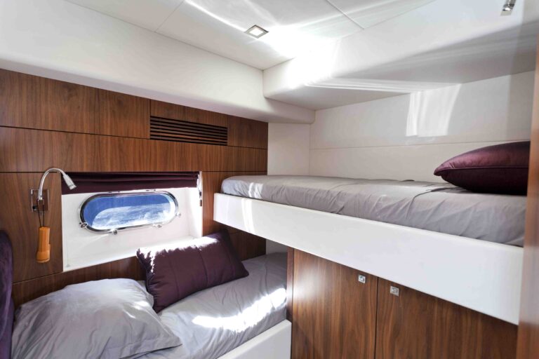 Motor yacht PULSAR - Twin Cabin