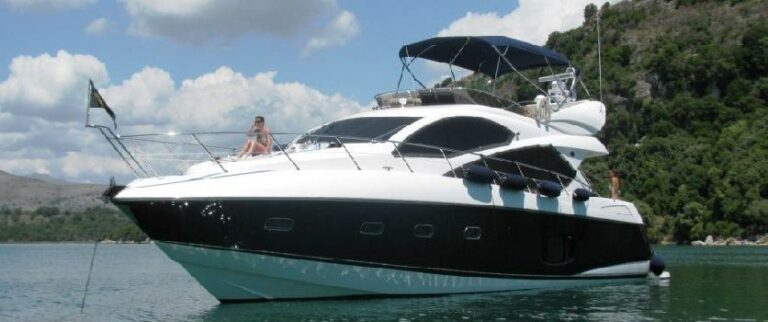 Motor yacht PYEWACKET