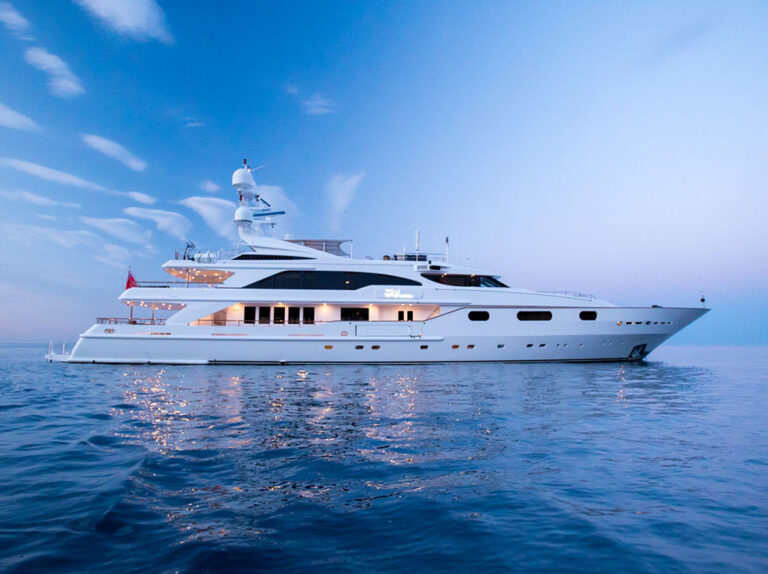 Motor yacht QM OF LONDON