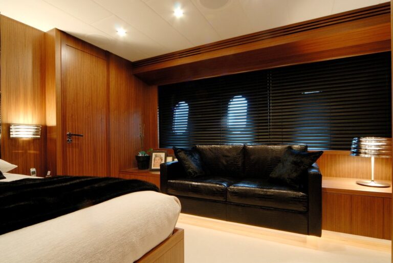 Motor yacht RG 512 -  Master Cabin Seating