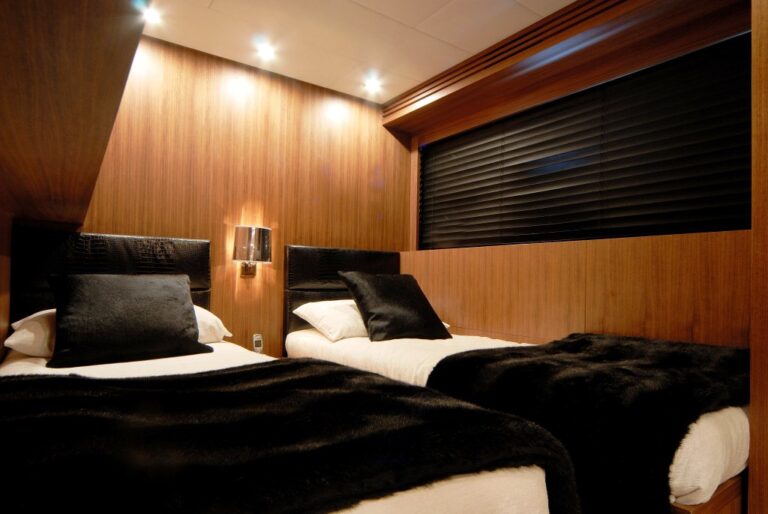 Motor yacht RG 512 -  Twin Cabin