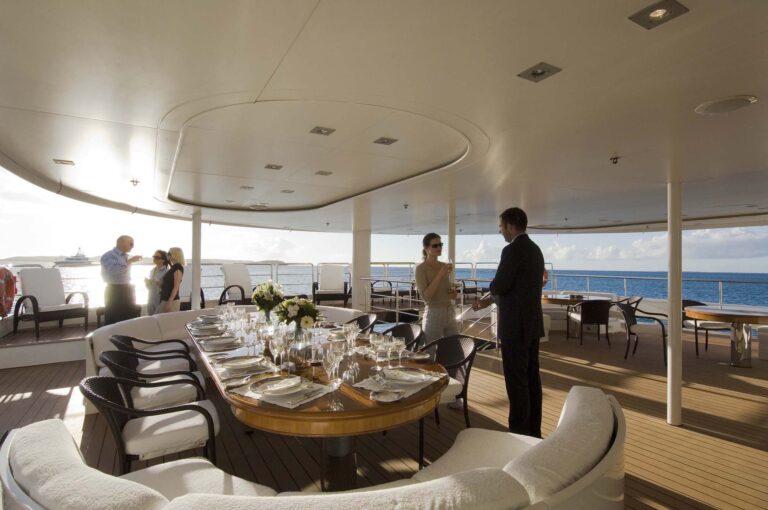 Motor yacht RM ELEGANT - Aft saloon deck