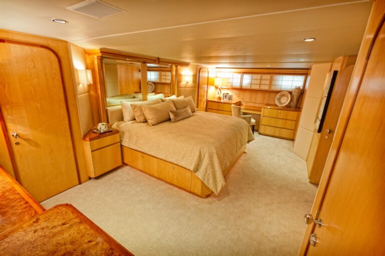 Motor yacht SALACIA - Master Cabin