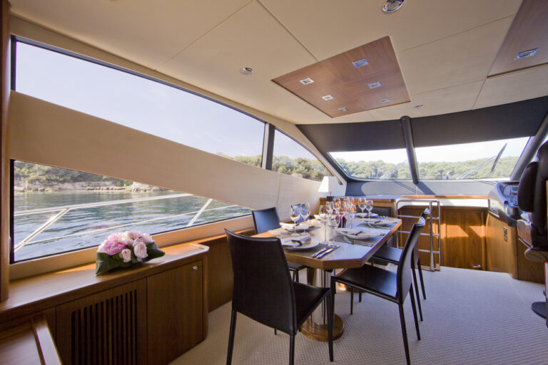Motor yacht SAMAKANDA - Dining