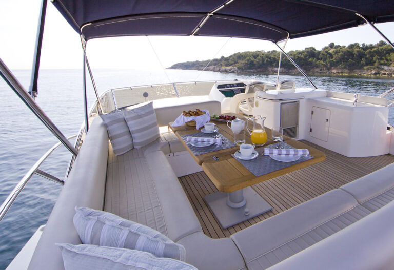 Motor yacht SAMAKANDA - Flybridge 2