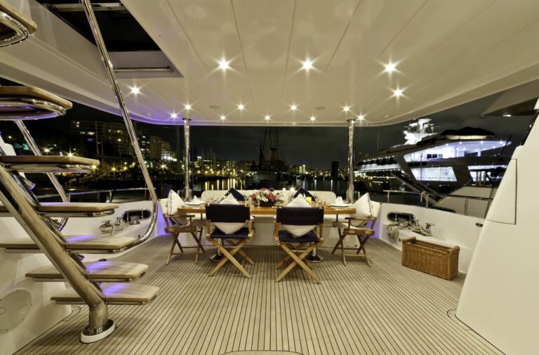 Motor yacht SAMARIC  -  Aft Deck
