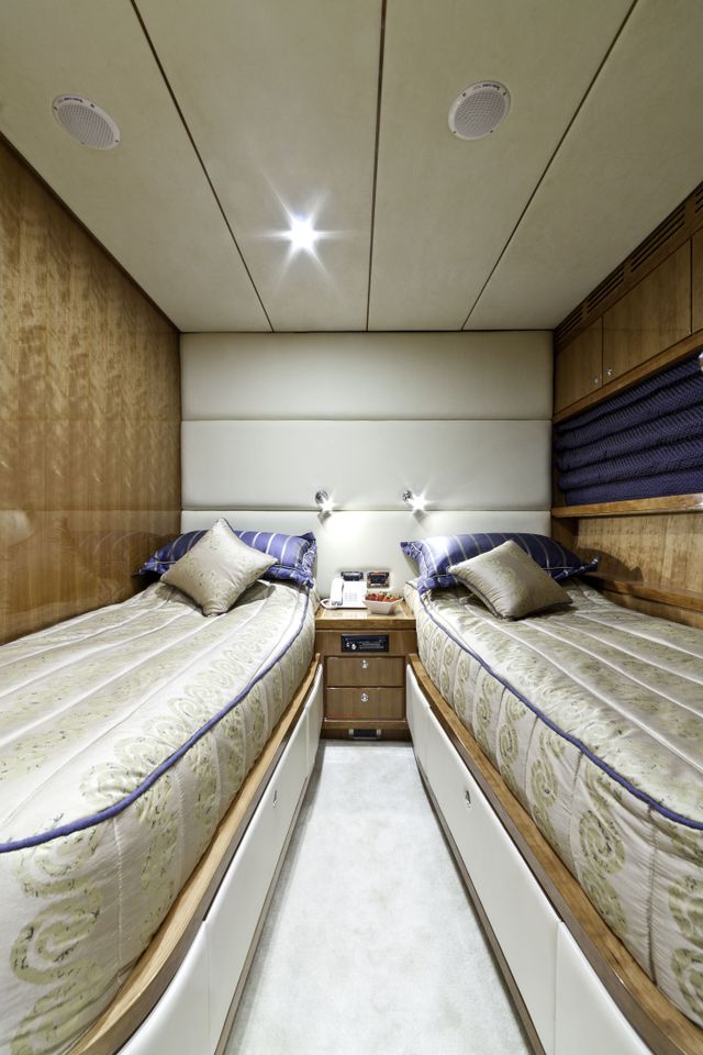 Motor yacht SAMARIC  -  Twin Cabin